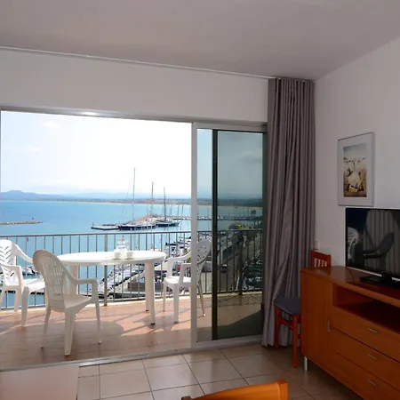 Beachfront In Estartit With Pool 公寓